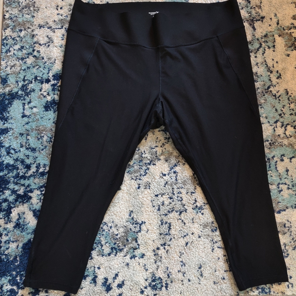 Old Navy 7/8 length Activewear leggings